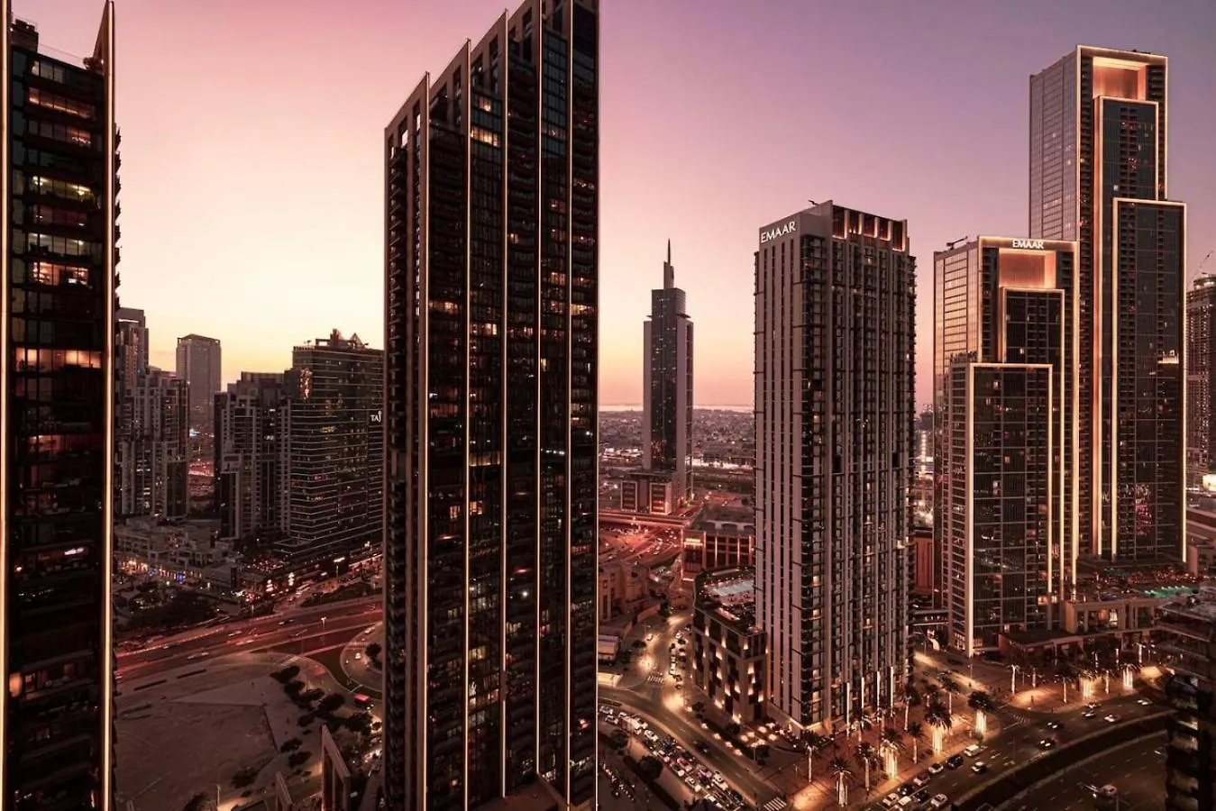 Brand New 2Br In Act One Lägenhet Dubai 0*,